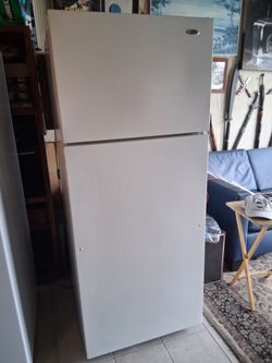 FRIDGE. ..28 X 67 AMANA WORKING GOOD DELIVER X $..