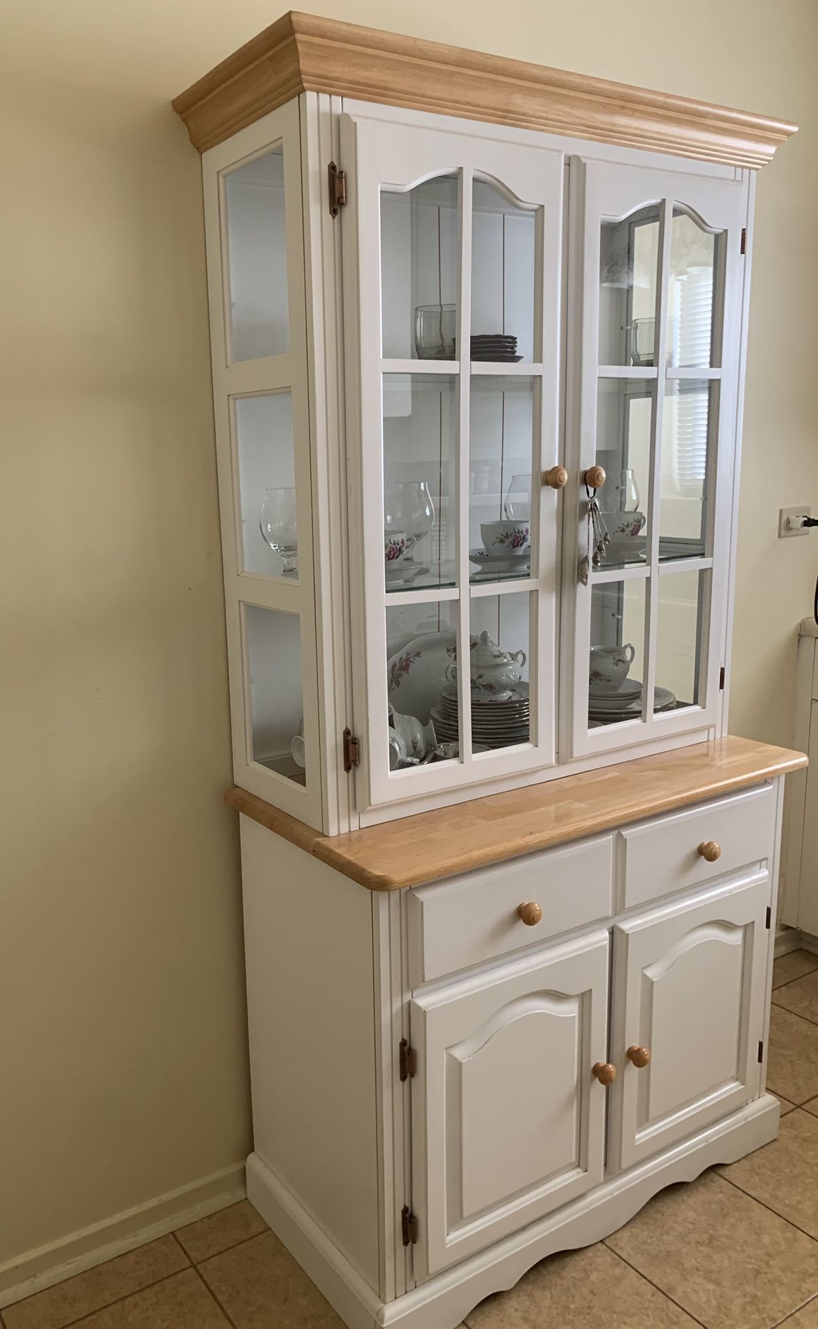 Dining Room/ Kitchen Cabinet 