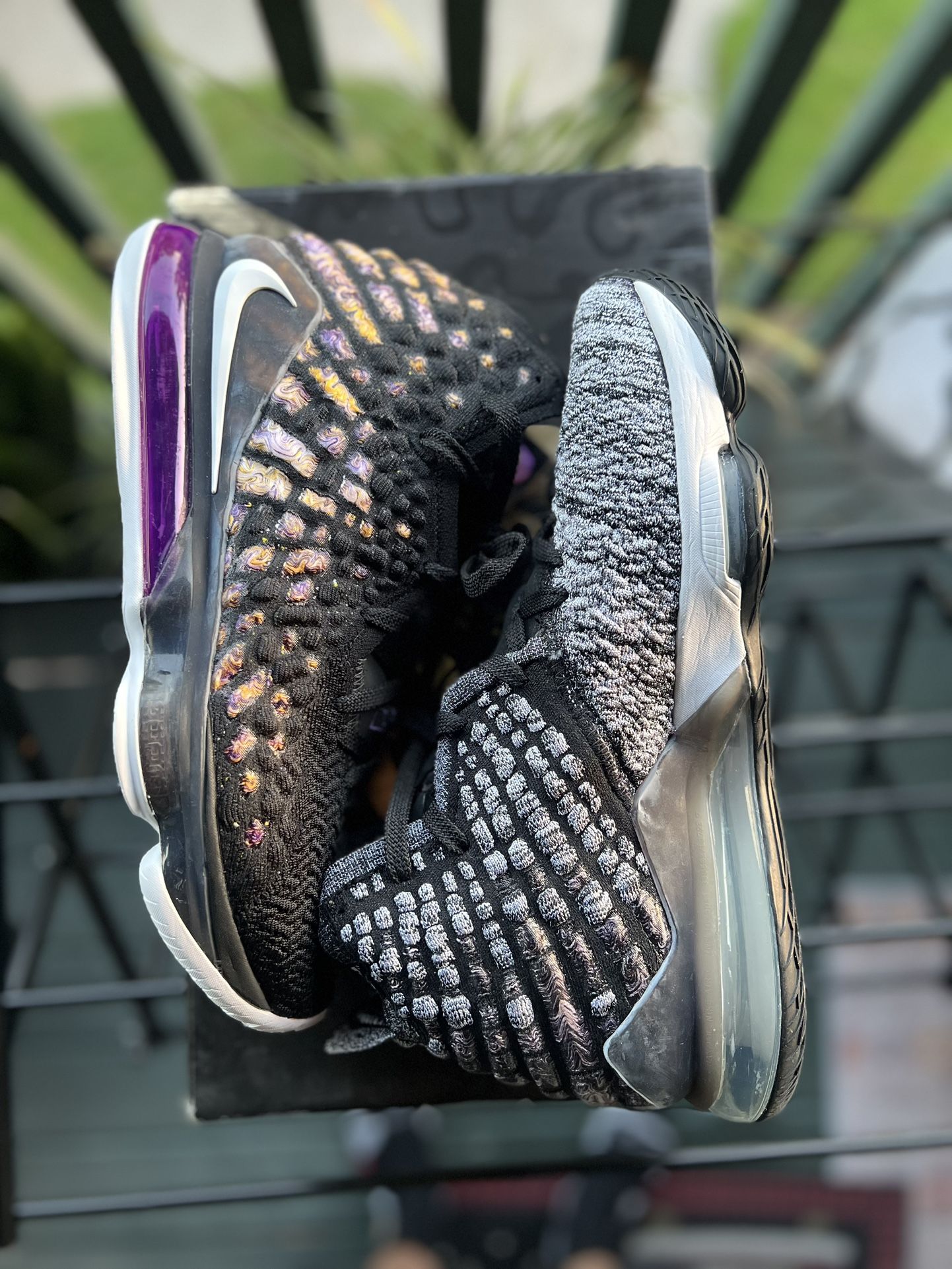 Nike LeBron 17 Oreo Lakers Size 10.5 Basketball Shoes Mismatched “ What The “