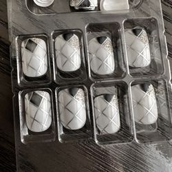FREE! Silver, White & Black Short Rhombus Pattern Press on Nails 24pcs
