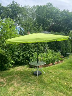 Patio Umbrella With Crank Lift - TABLE NOT INCLUDED
