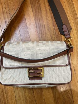 FENDI BAGUETTE CLOTH HANDBAG 💼 ( New Open Box )