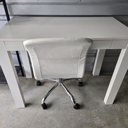 DESK & CHAIR