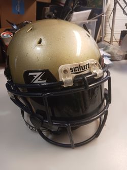 FOOTBALL Helmet. Schutt. Size L