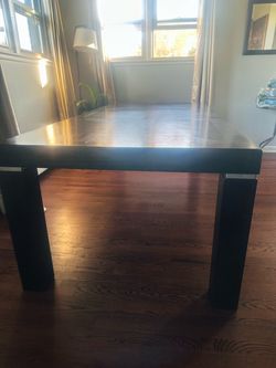 8 persons Ashley dining table  set modren brwon color