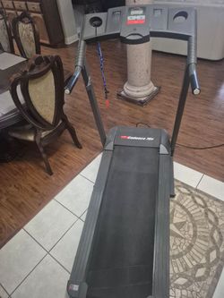 Weslo cadence78 e tread mill