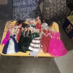 11 BARBIES SOME COLLECTORS 