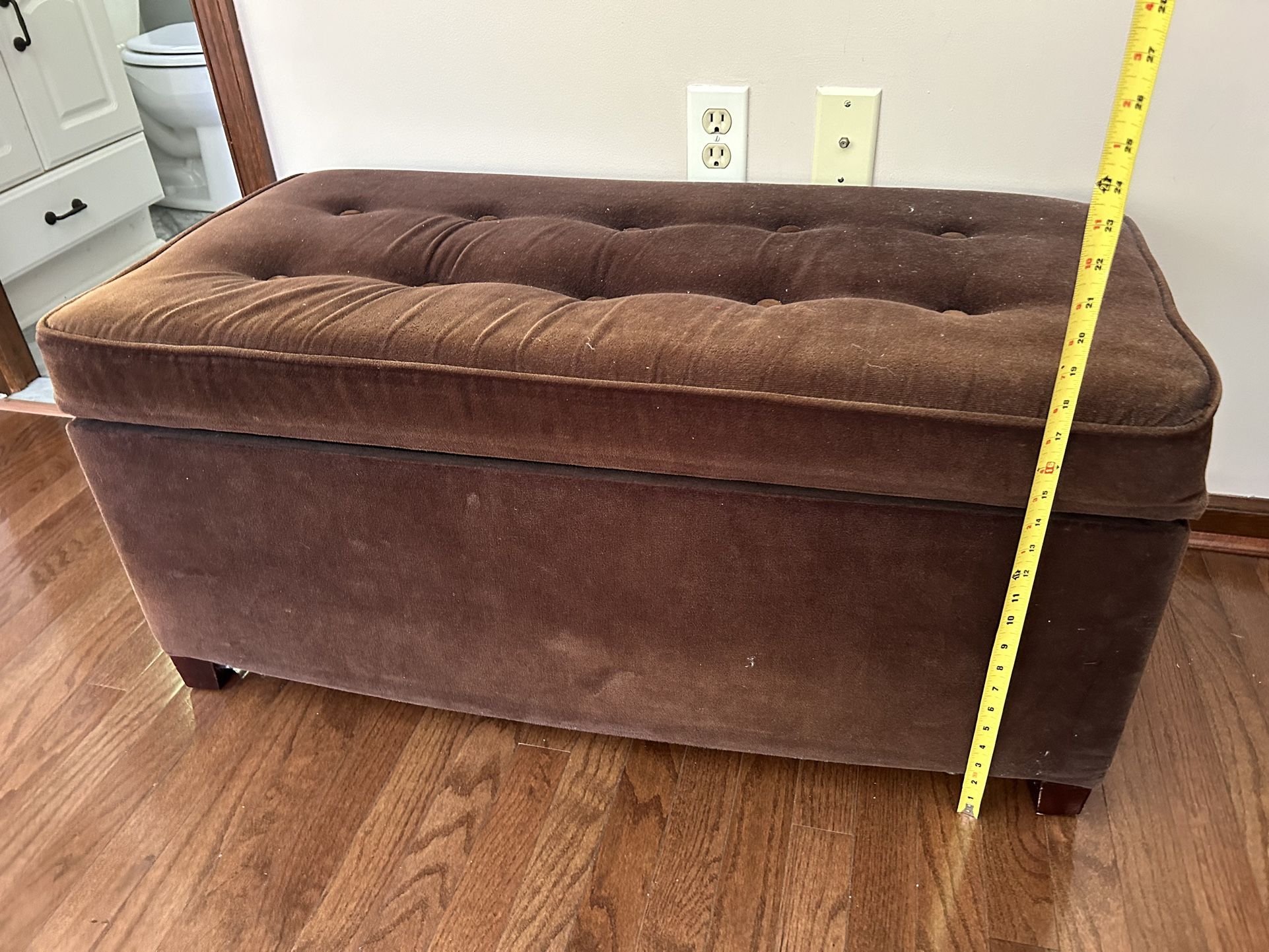 Ottoman/footlocker
