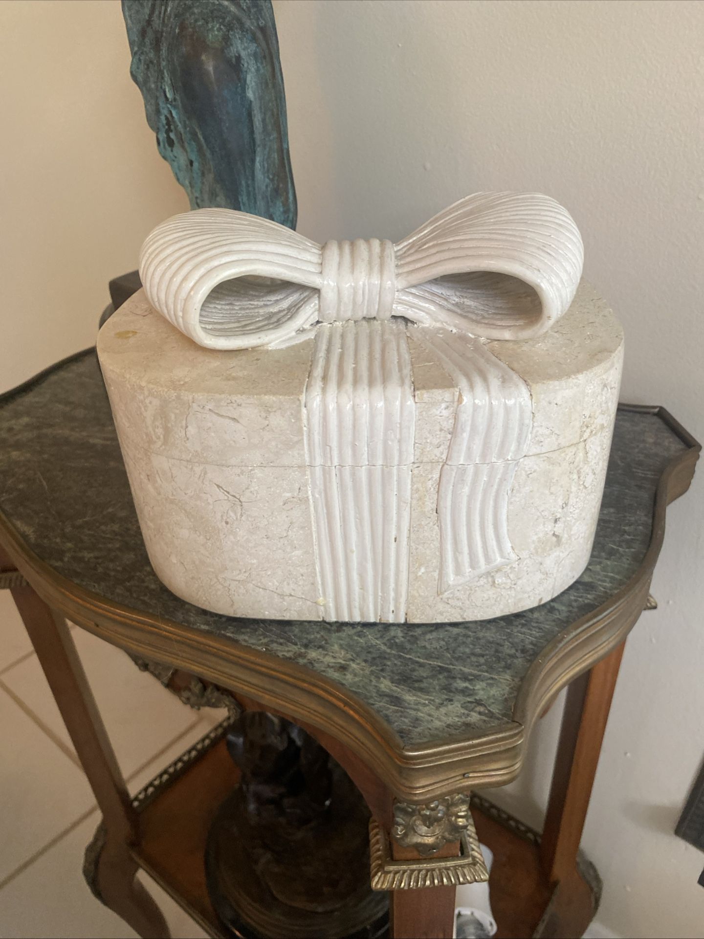 Vintage 1980s Tessallated Stone Box Renoir Huntington Beach CA 8”x6”x5.5” Bow