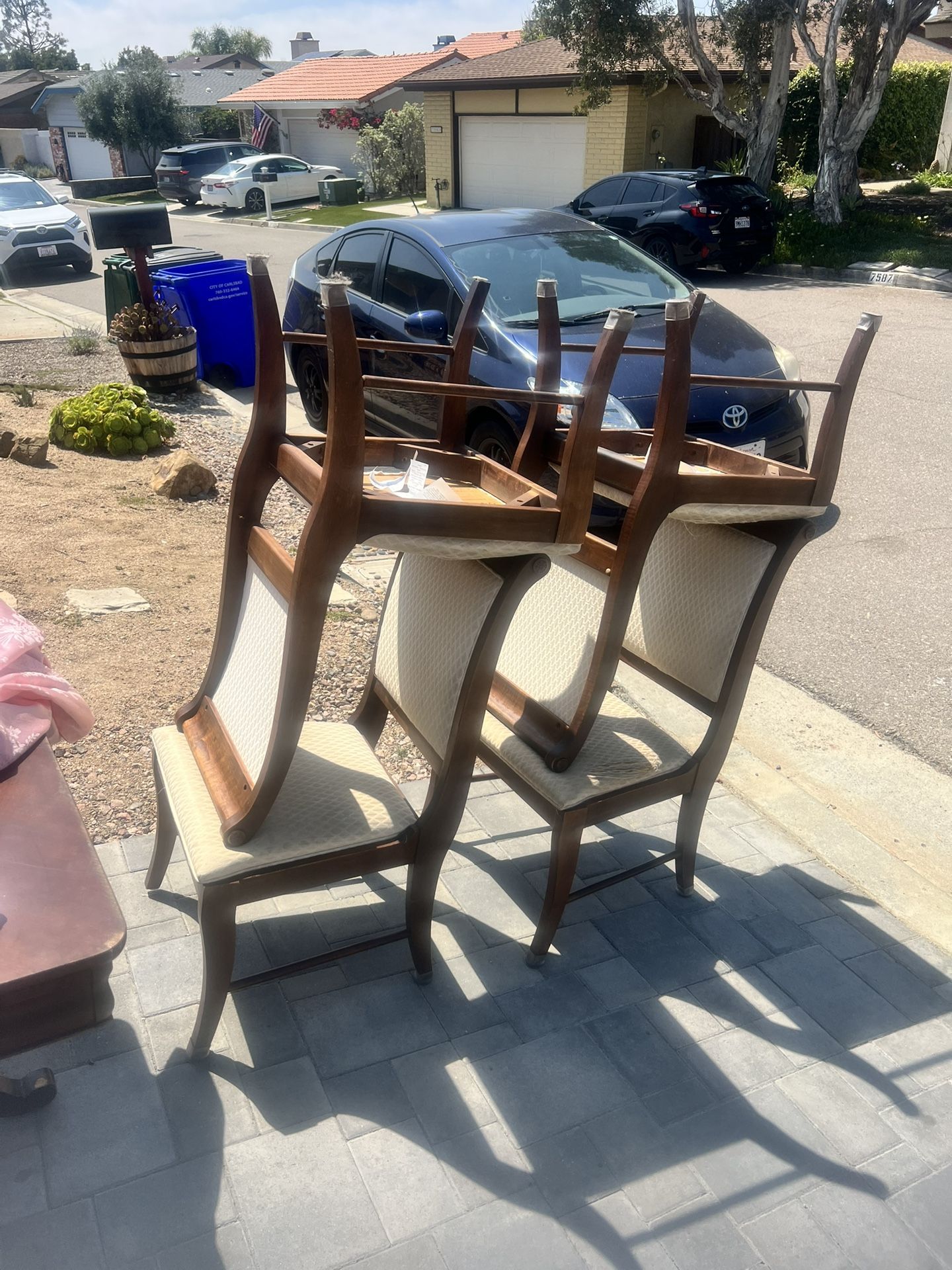 free dining room table and chairs
