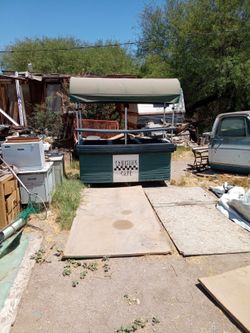 Cambro Kiosk Type Food Cart With Lockable Storage 