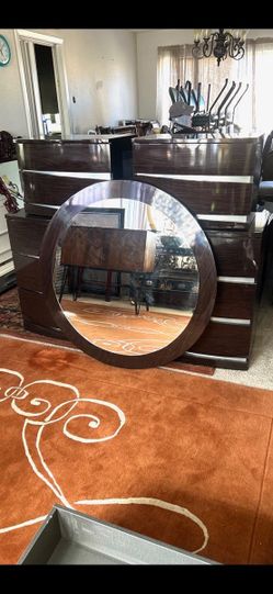 Wooden 6 Drawers Dresser And Mirror((59”L,18” D,,32” H ))   And 2 Nightstands ((24”L,16”D,16.5”H)$