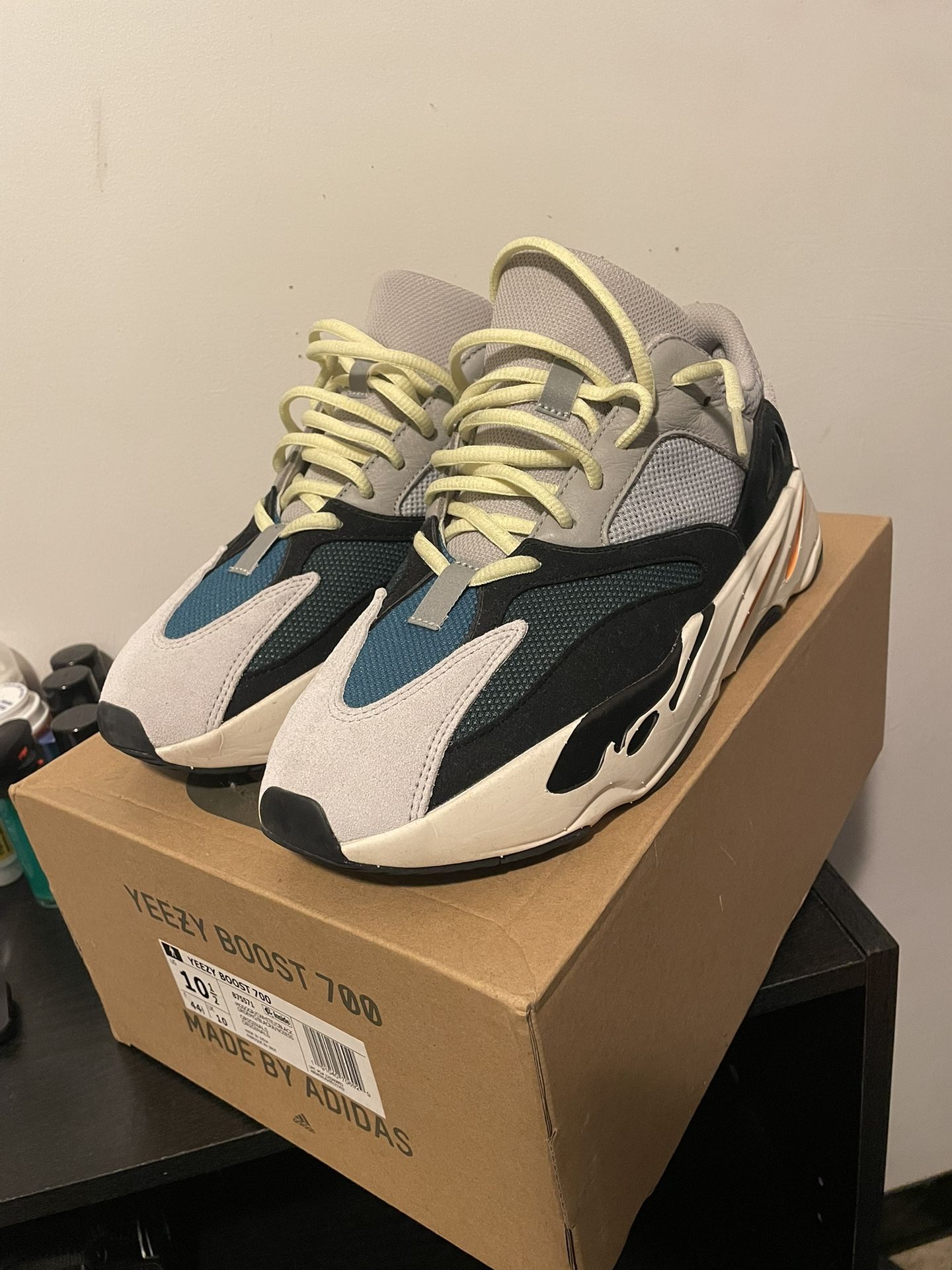 Yeezy 700