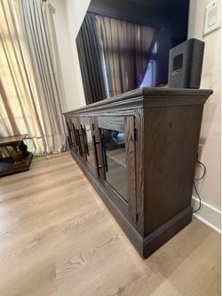 Beautiful extra-large media console / TV stand in great condition.