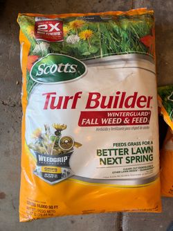 SCOTT’s TURF BUILDER WINTERGUARD® FALL WEED & FEED Lawn Fertilizer: Covers 15,000 ft²