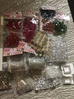 Diamond lace spools, plastic diamonds, brooch, for cakes or anything