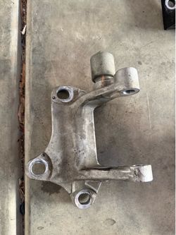 Acura rsx transmission mount bracket