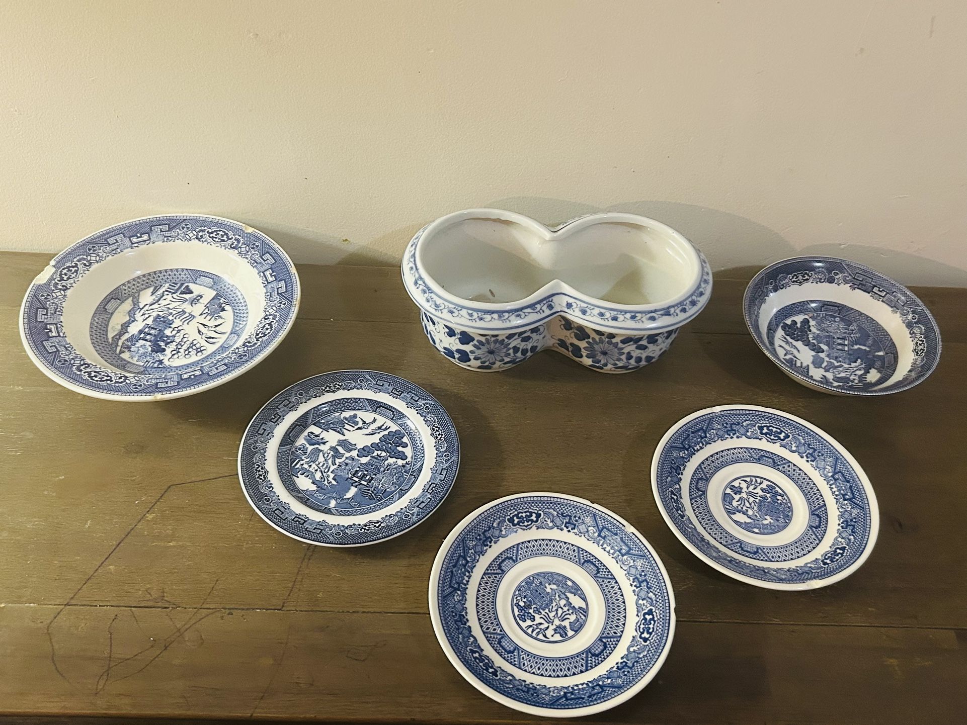 SOLD!! CERAMIC ELEGANT GLASS POTS AND DISH PLATES!!