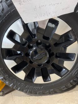 CHEVROLET SILVERADO 2500HD 8 LUG WHEELS