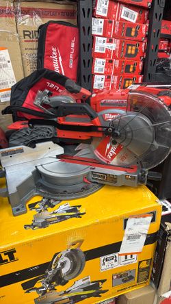 Milwuakee m18 10 inch sliding miter saw