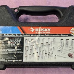 Husky 52pc SAE And Metric Mechanic Tool Set 