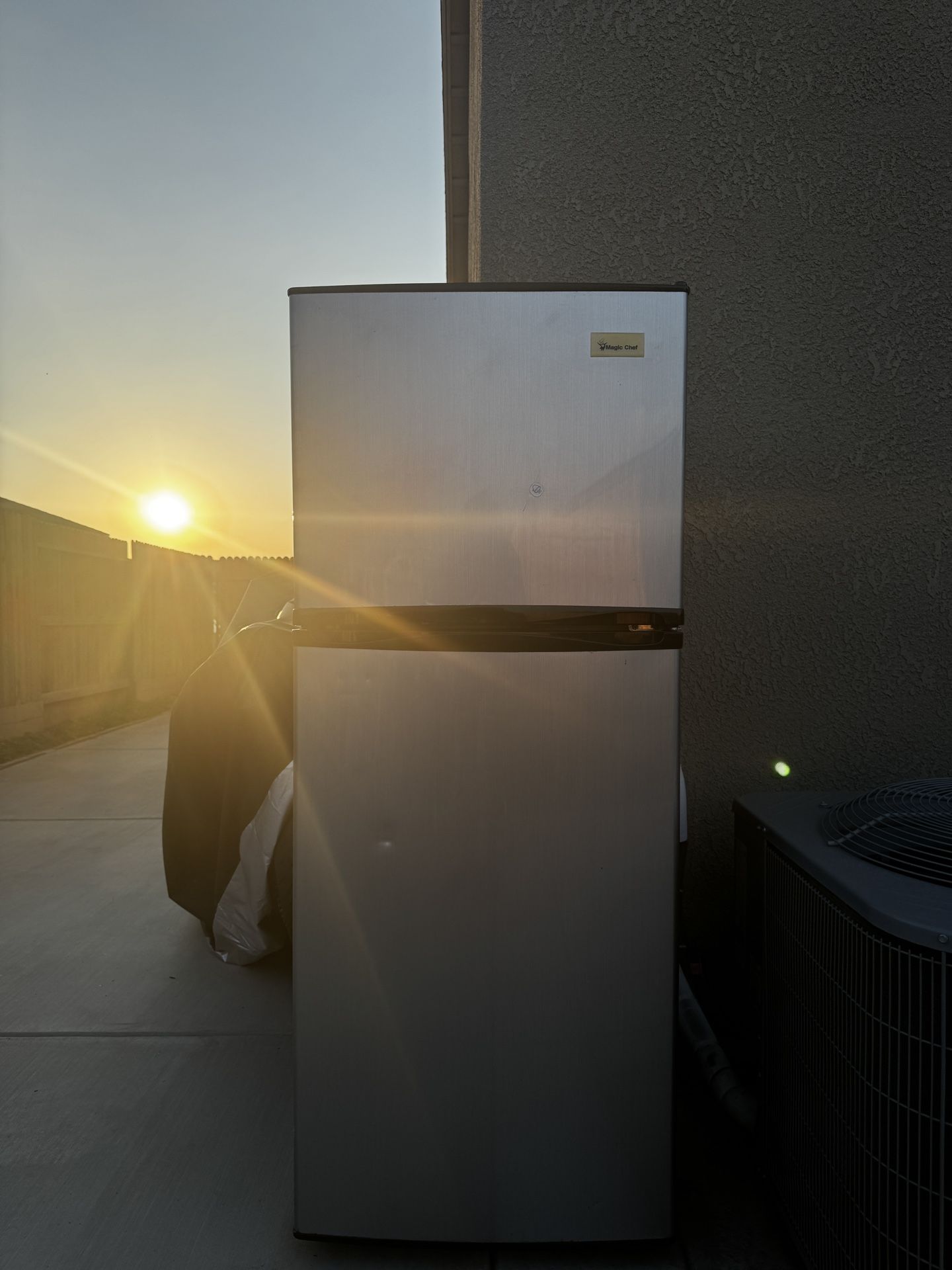 Master Chef Refrigerator 4.5 Cu Ft. 2