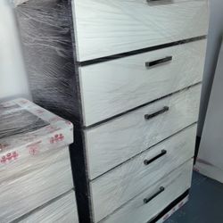 NEW 5 DRAWER CHEST  😊 ASSEMBLED