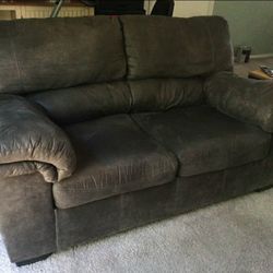 Love Seat Sofa Great Condition $100 Obo