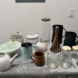 Assorted Kitchen Items