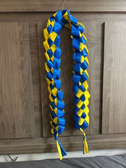 Ribbon Lei for Graduation yellow and blue