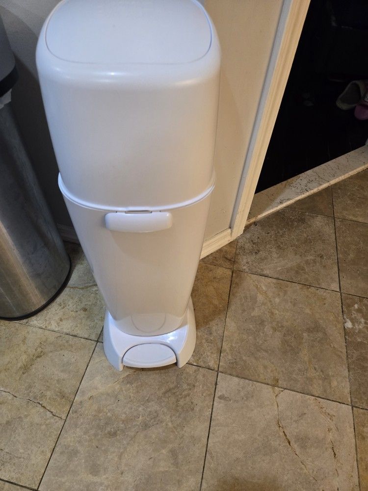 Diaper Genie Like New
