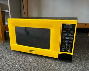 Vintage Sharp Carousal Microwave  2002 Yellow