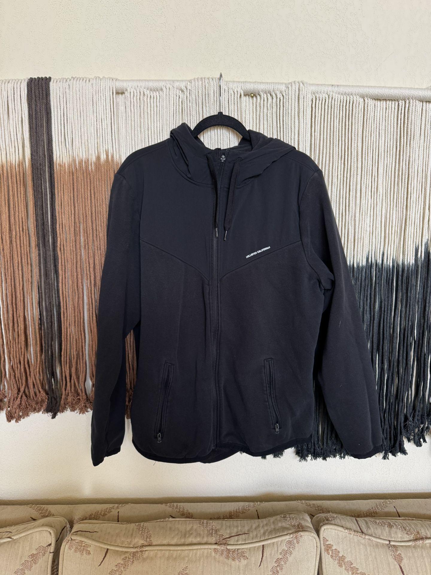 Black Hollister Co. zip up hoodie; excellent condition