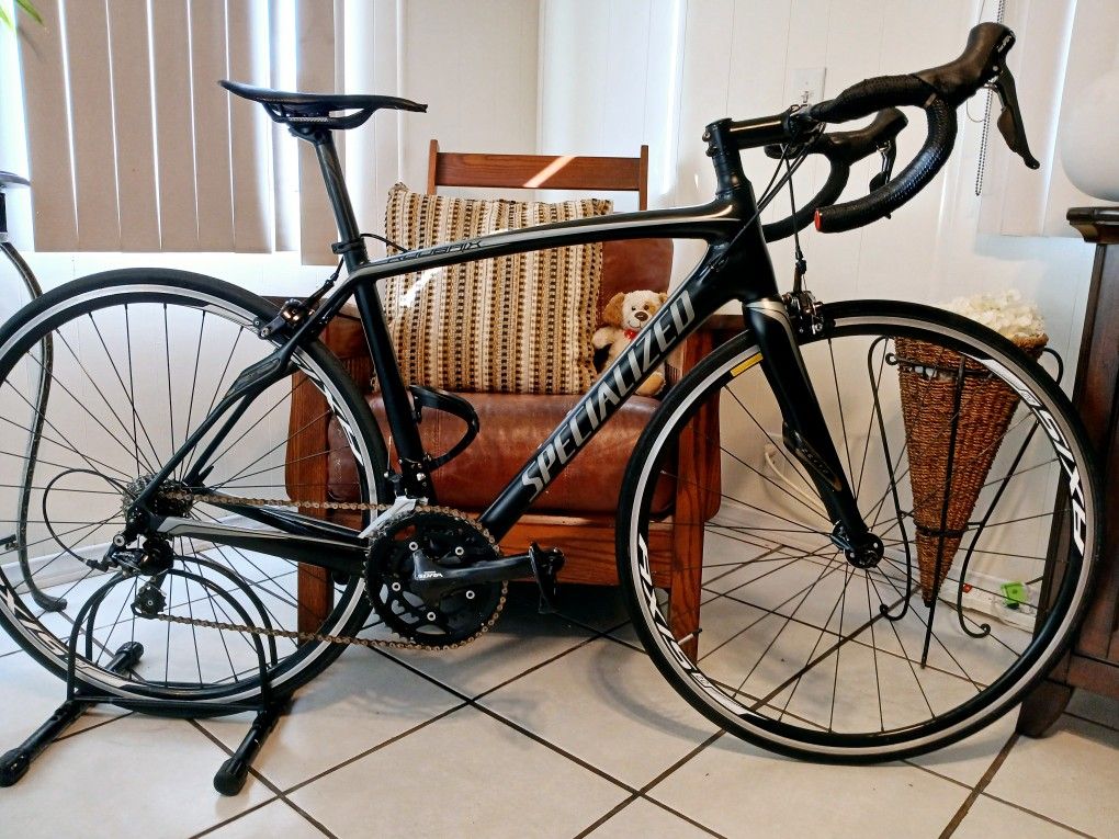 Specialized Roubaix Full Carbon Roadbike Size 54cm Medium Shimano Sora 16 Speeds Like New..