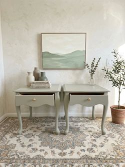 Beautiful vintage Nightstands