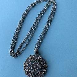 Beautiful Flower Chain Necklace with pink stones