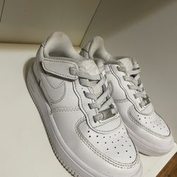 White Nikes 11c