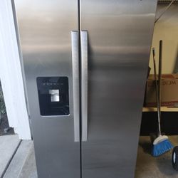 Whirlpool Side-by-side Stainless Stell Refrigerator 