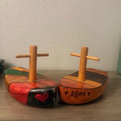 Vintage 1984 toy boats