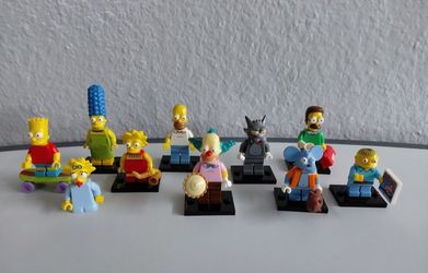 10 Lego Simpsons Minifigures & Accessories 