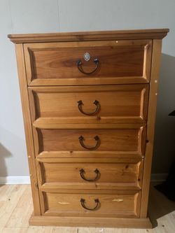 Pine Wood 5-Drawer Chest Dresser