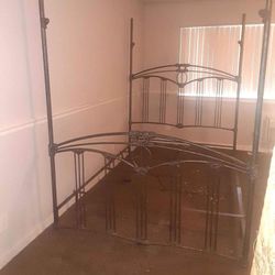 Iron 4 Post Canopy Bed