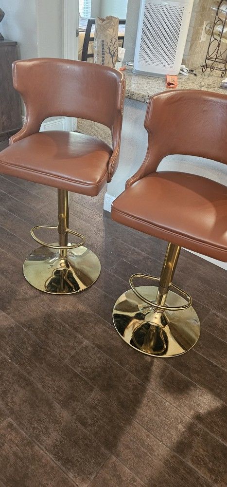 Four Bar Stools Excellent Condition