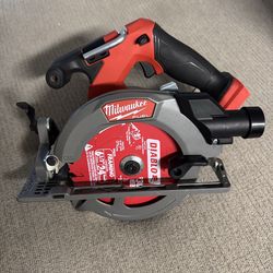 Milwaukee m18 7 1/4 Fuel skill saw