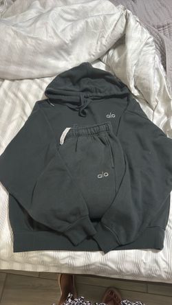 Alo sweatshirt and pants
