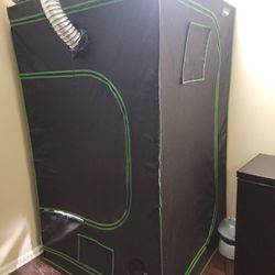 Grow Tent With Lights
