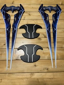 * 26.7in Halo Energy Lightsaber Lightning Stripe Metal Cosplay Collection B *  Very Large, Hangers are new/scratch free looking!  * Collector Pieces/G