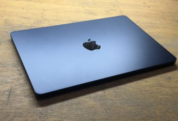 MacBook Air M2 13.6" %98 Battery Health ~ Applecare+ 2032
