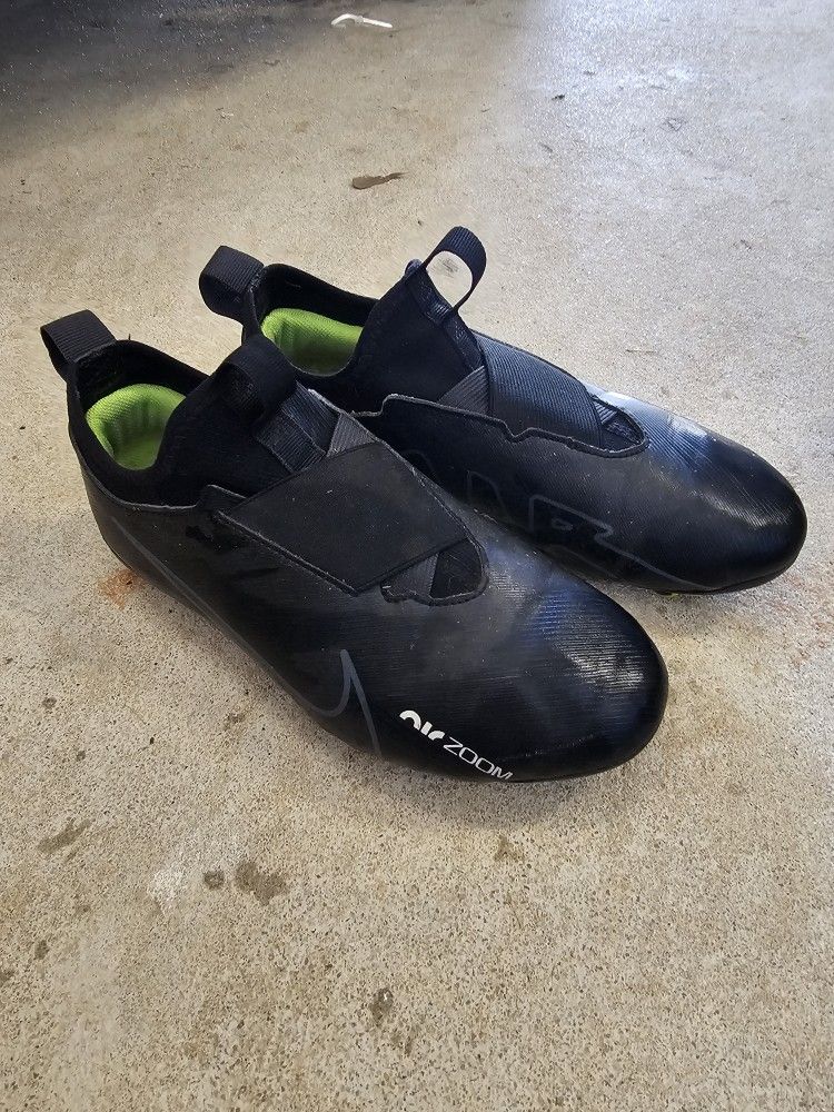soccer cleats laceless youth size 4.5