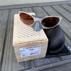 Oakley PLANTARIS Sunglasses OO9(contact info removed) Matte Sand W/ PRIZM Brown Gradient